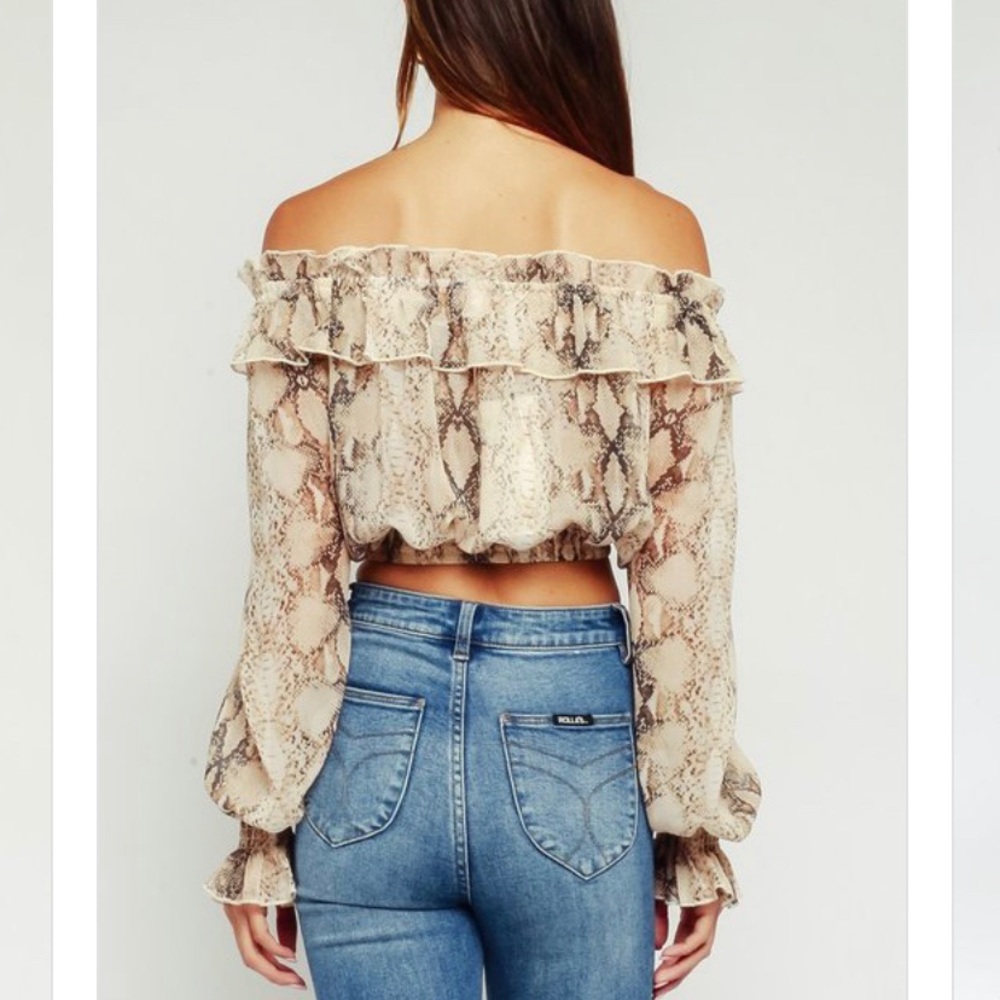 🌺Snake Print Crop Top - Picture 3 of 7